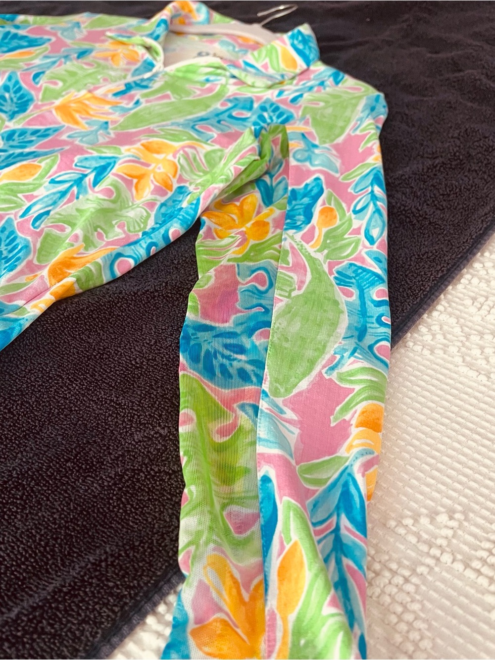 IBKUL Multicolor Tropical Performance Pullover - Pink, Blue, Green, Yellow - Picture 7 of 8